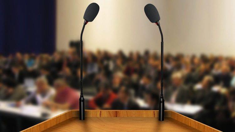 De ce e bine să ai o audiență mare atunci când vorbești în public?