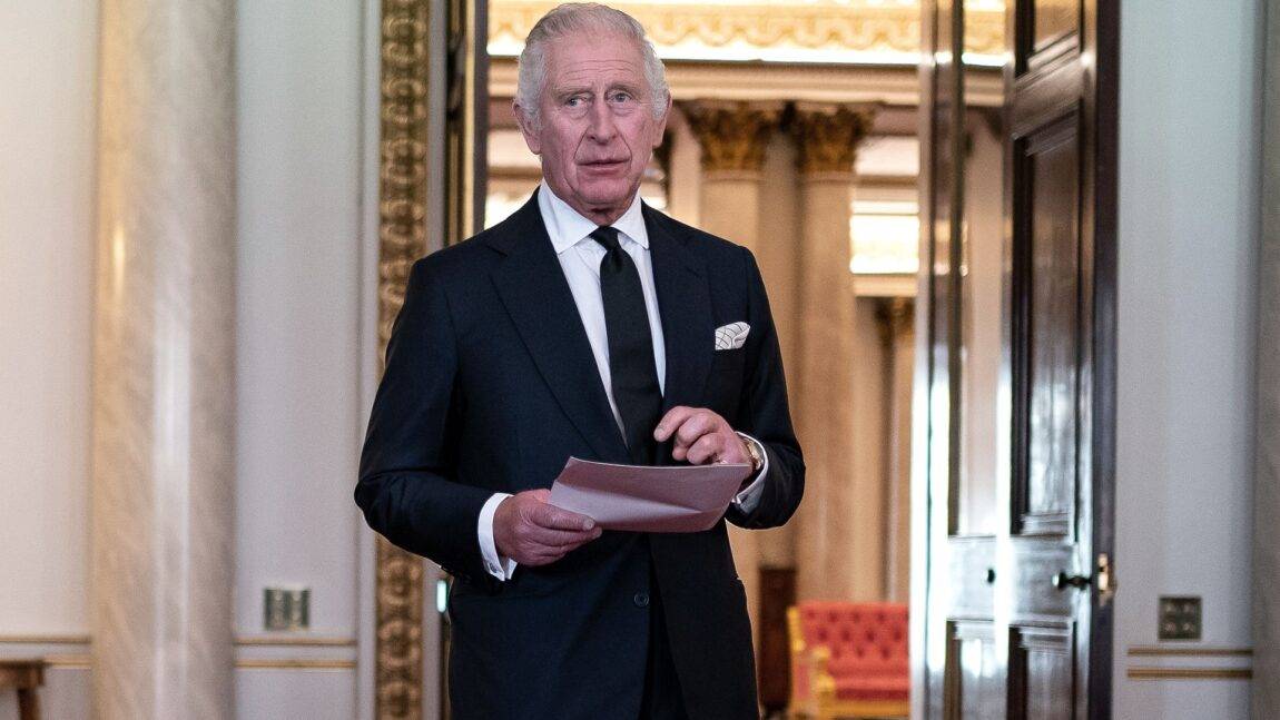 Dezbaterea săptămânii: Charles al III-lea sau Carol al III-lea?