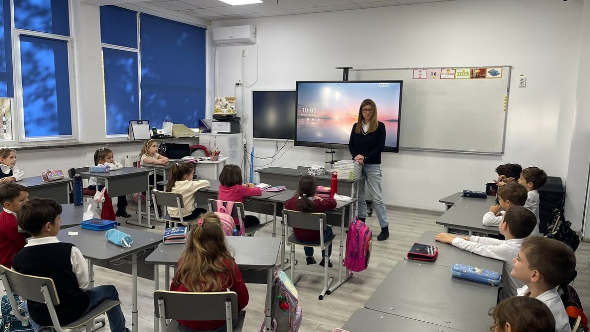 Școala altfel: dicție pentru copii cu Carmen Ivanov