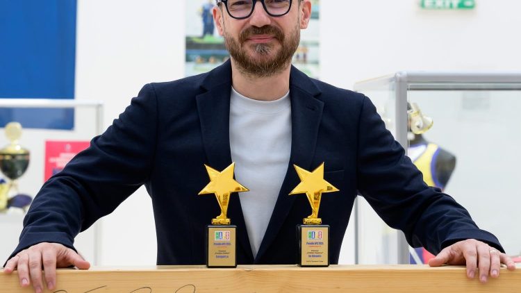 Ion Alexandru, trainer Dicție.ro, desemnat comentatorul anului 2025. Și un student al nostru a fost premiat