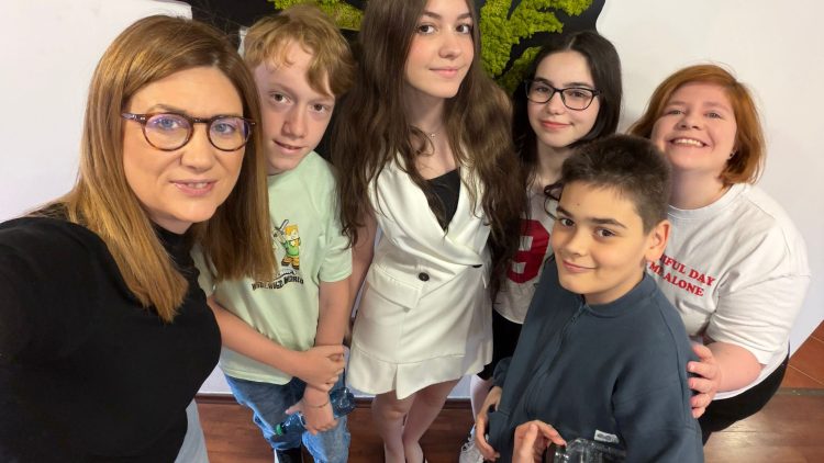 Elevii Școlii TV Dicție.ro, ON AIR la Radio Guerrilla! Experiență inedită (FOTO)