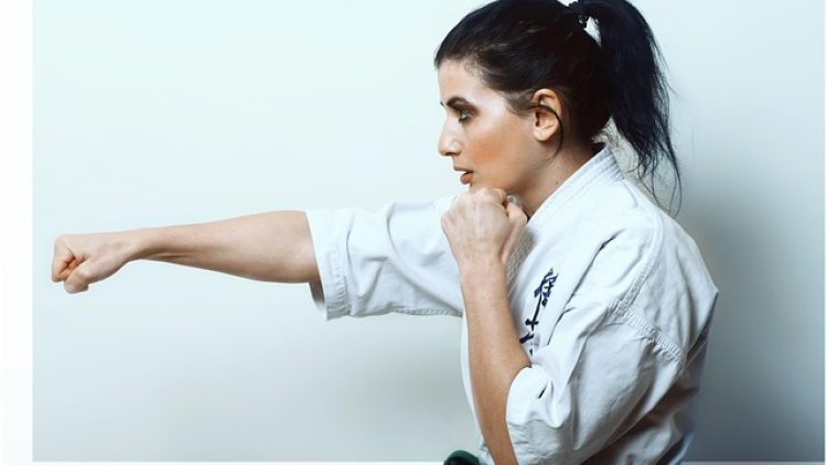 Ascultă cum se pronunță corect „judo”
